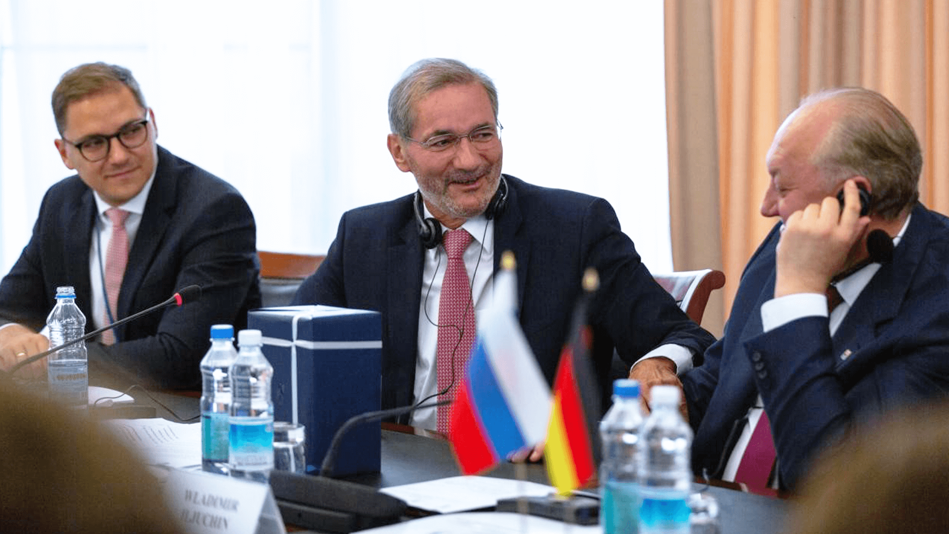 Russian-German forum applies VISSONIC IR language system(图4)